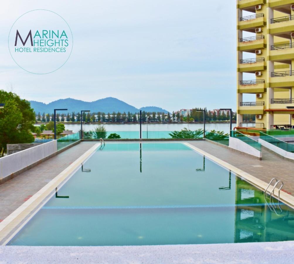 Marina Heights Hotel Residences Лумут Екстериор снимка