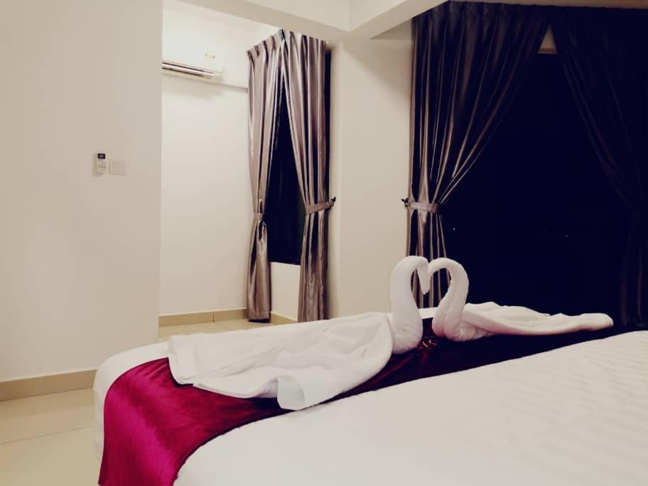 Marina Heights Hotel Residences Лумут Екстериор снимка