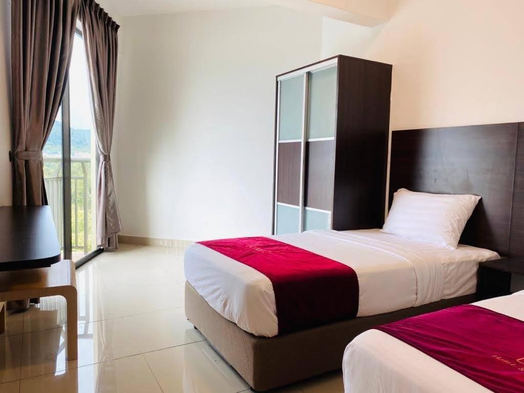 Marina Heights Hotel Residences Лумут Екстериор снимка