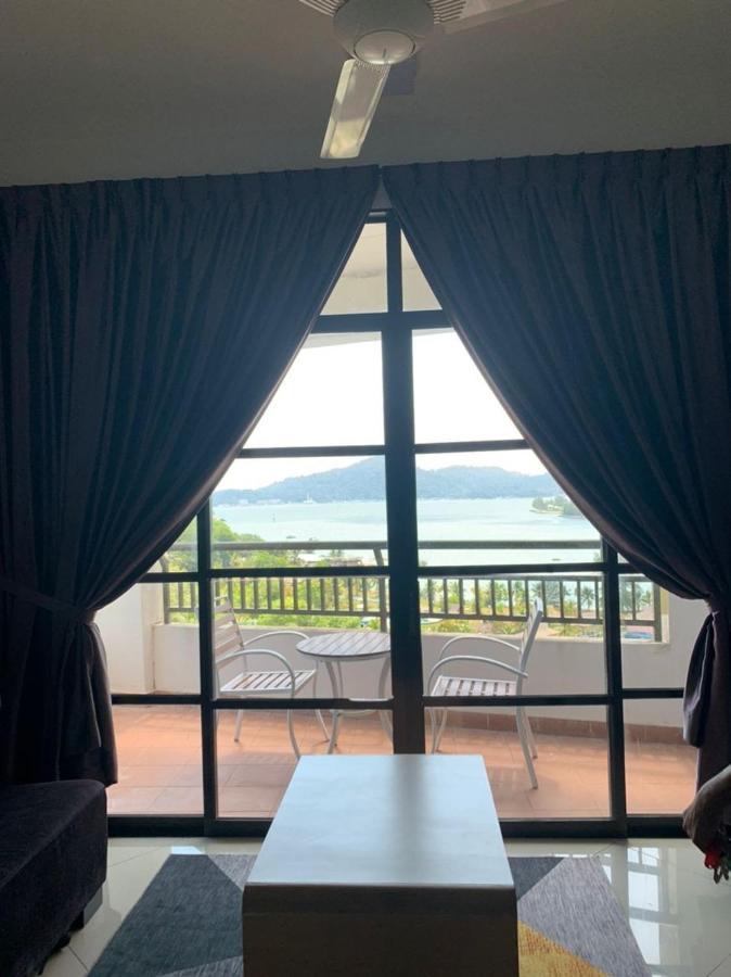 Marina Heights Hotel Residences Лумут Екстериор снимка