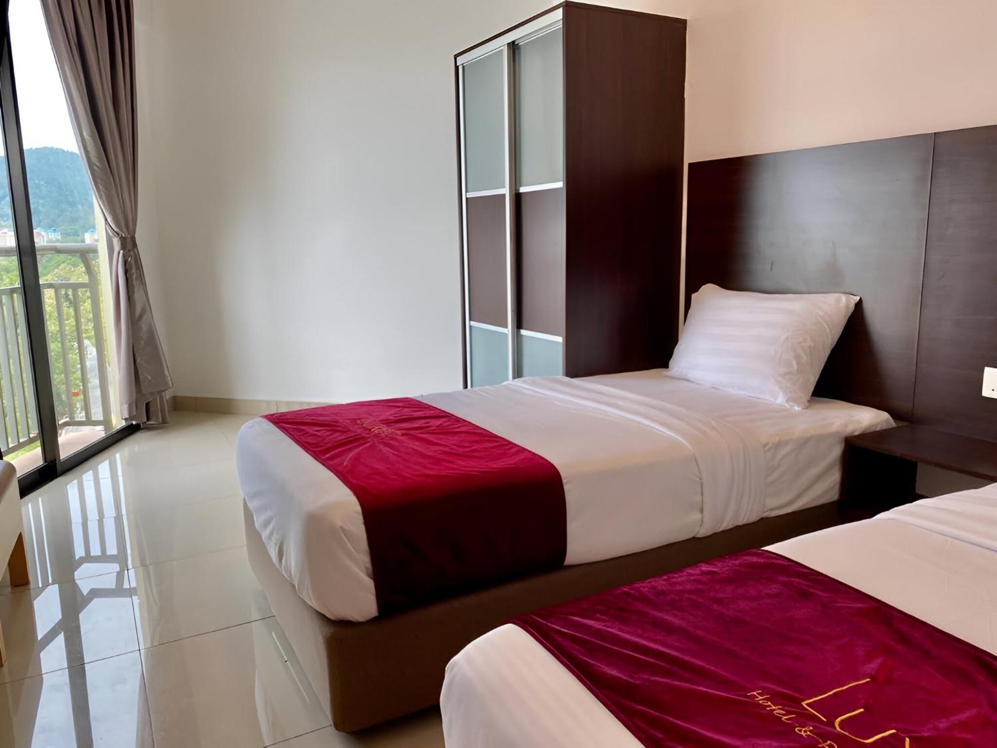 Marina Heights Hotel Residences Лумут Екстериор снимка